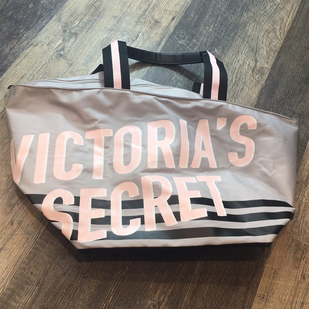 NWT VS TOTE